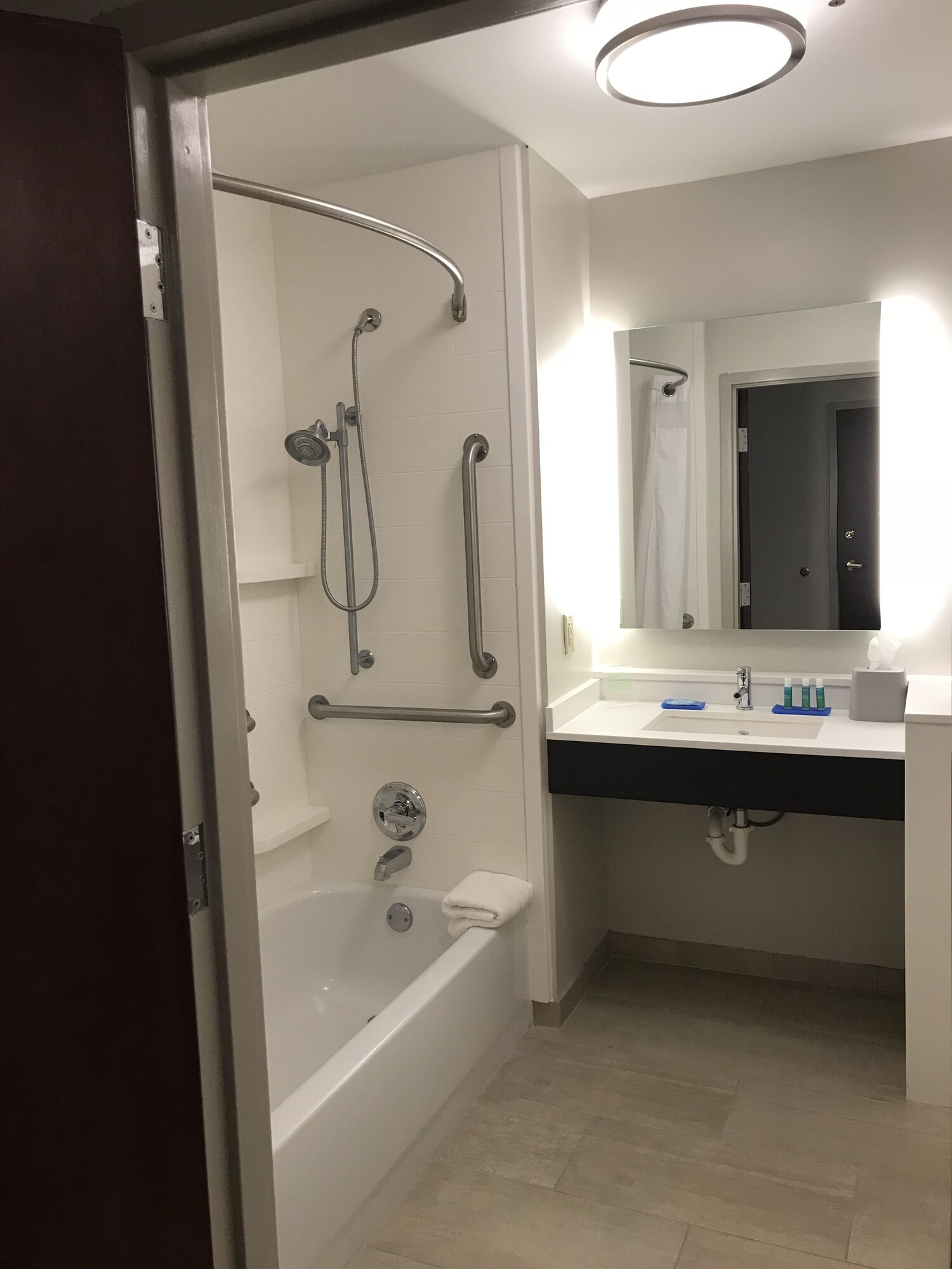 holiday inn express hotel and suites canton by ihg