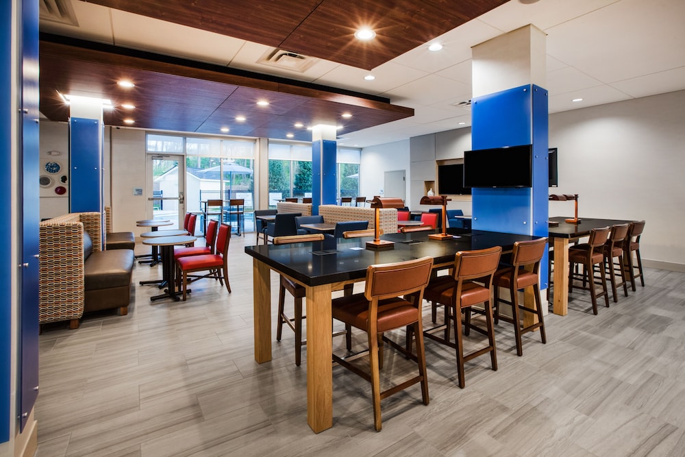 holiday inn express hotel and suites canton by ihg