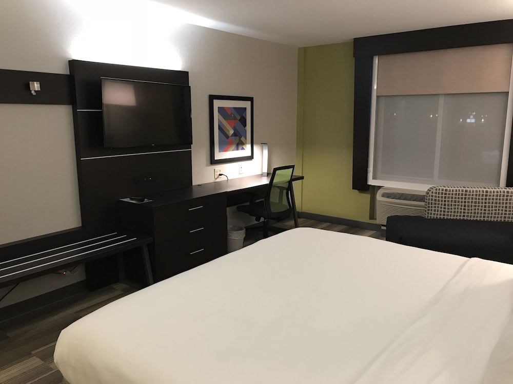 holiday inn express hotel and suites canton by ihg