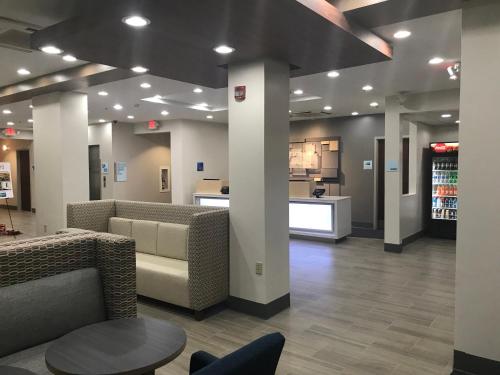 holiday inn express hotel and suites canton by ihg