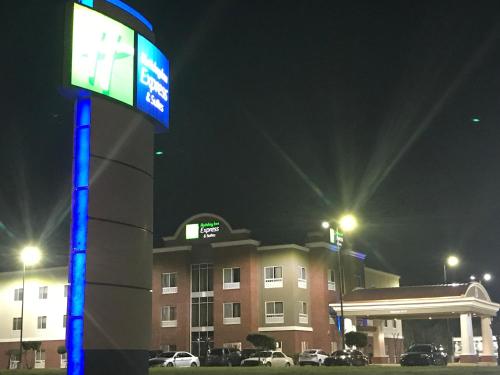 holiday inn express hotel and suites canton by ihg