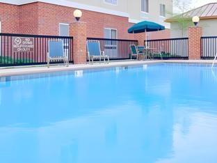 holiday inn express hotel and suites canton by ihg