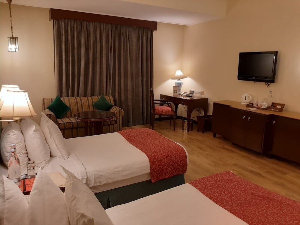 welcomhotel by itc hotels cathedral road chennai