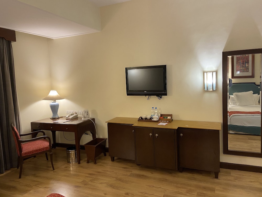 welcomhotel by itc hotels cathedral road chennai