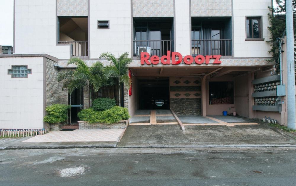 reddoorz plus canley residential