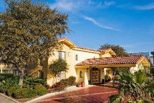 super 8 by wyndham austin south i 35