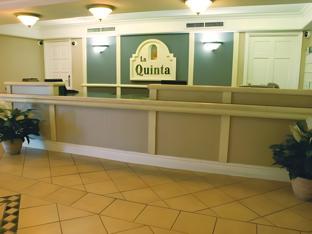 super 8 by wyndham austin south i 35