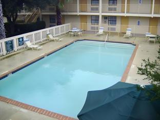 super 8 by wyndham austin south i 35