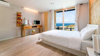 goseong seaandstar pension