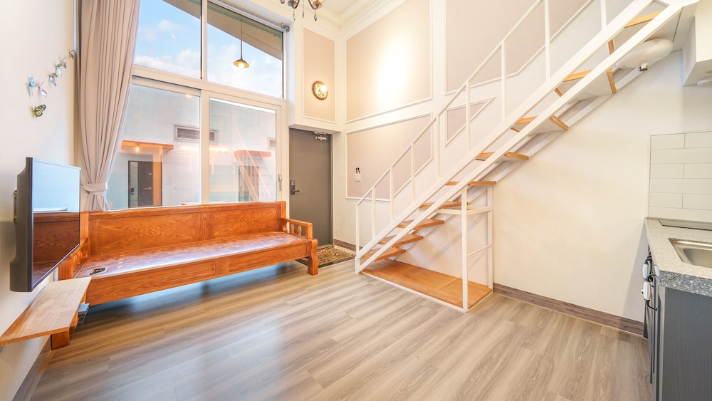 yeosu yegreena pension