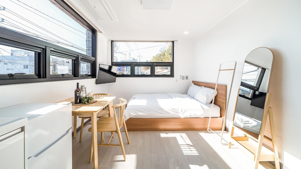 yeosu nangmanstay pension