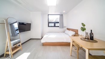 yeosu nangmanstay pension