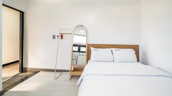yeosu nangmanstay pension