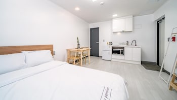 yeosu nangmanstay pension