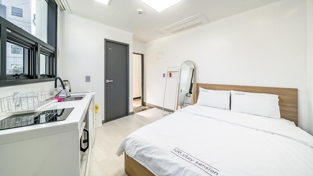 yeosu nangmanstay pension