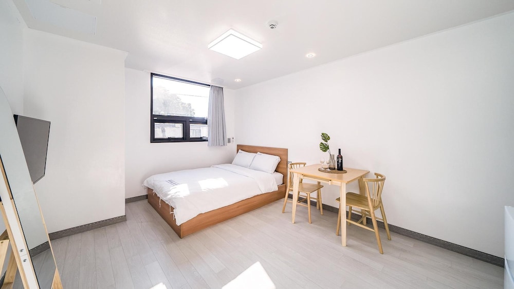 yeosu nangmanstay pension