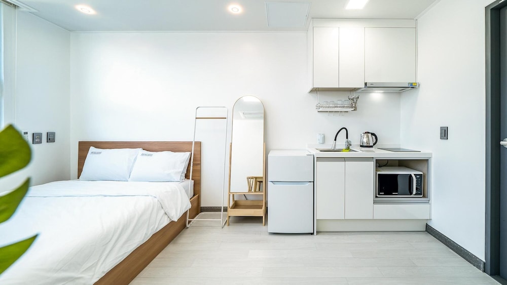 yeosu nangmanstay pension
