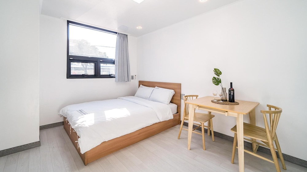 yeosu nangmanstay pension