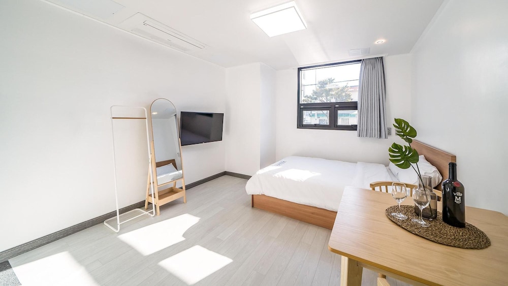 yeosu nangmanstay pension