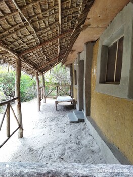 mida creek eco camp eco lodge