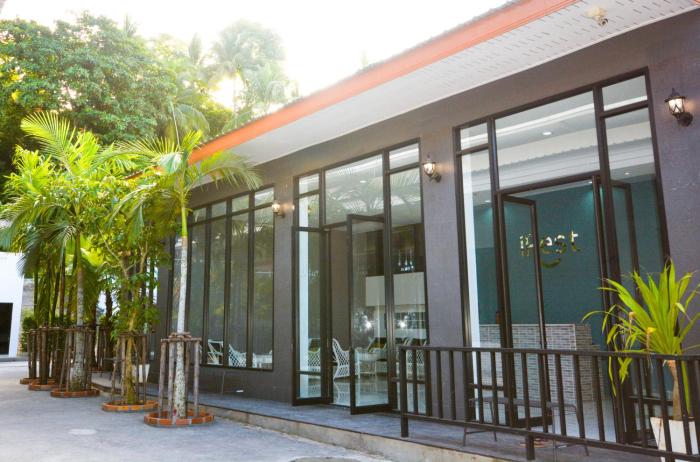 irest ao nang seafront