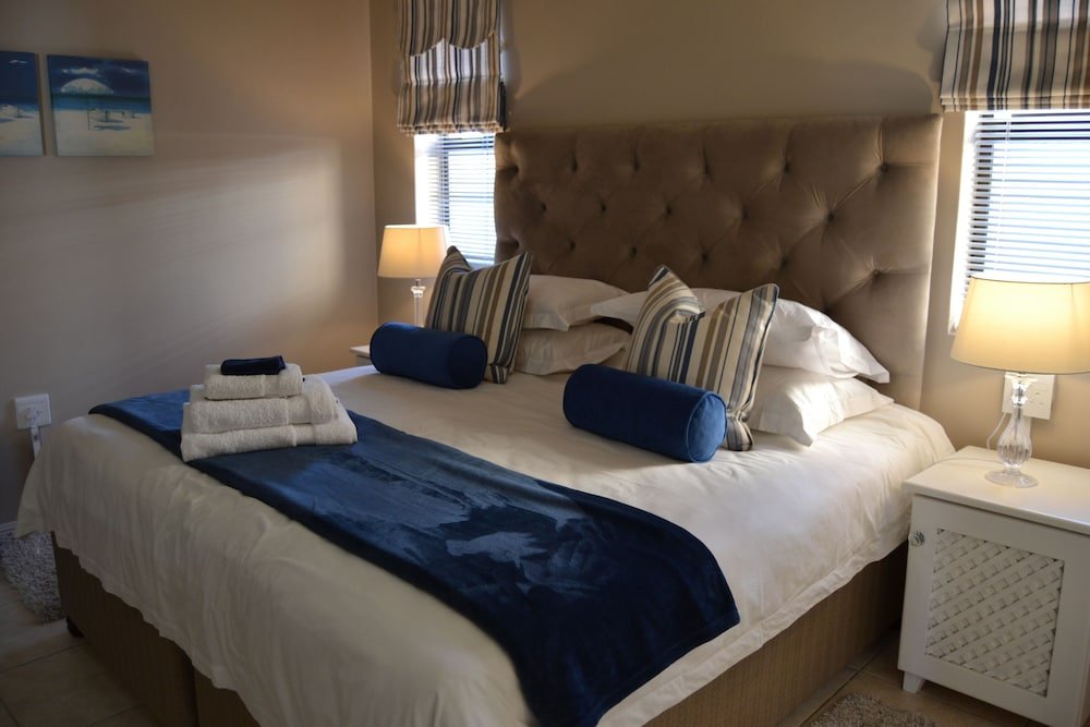 caulfield self catering