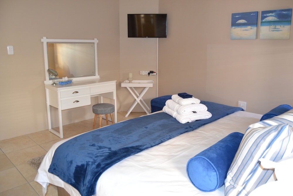 caulfield self catering