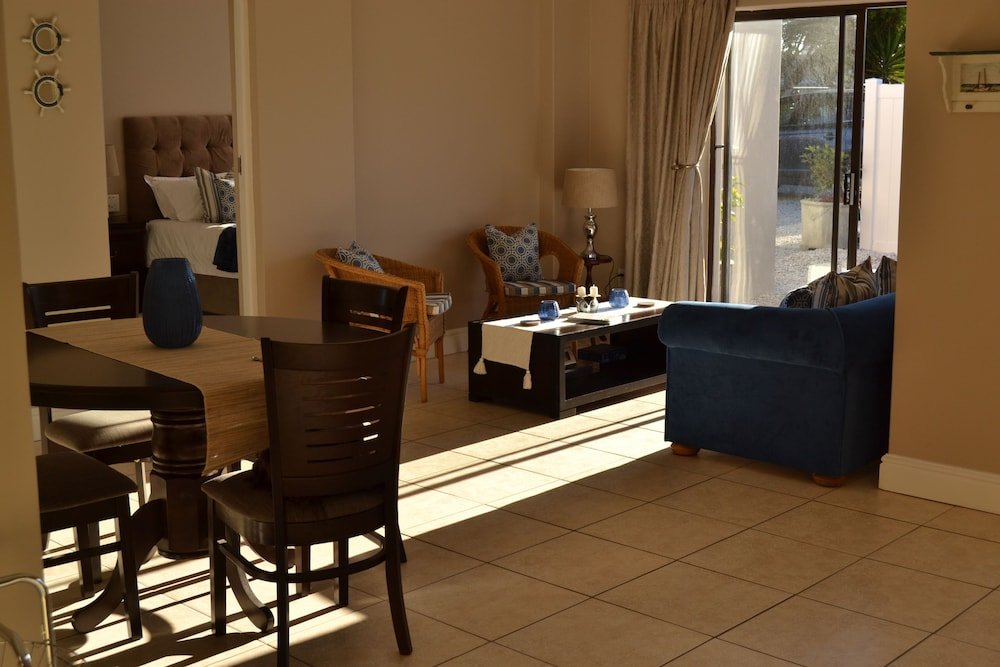 caulfield self catering
