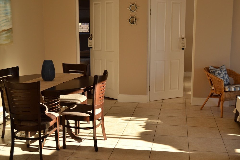 caulfield self catering