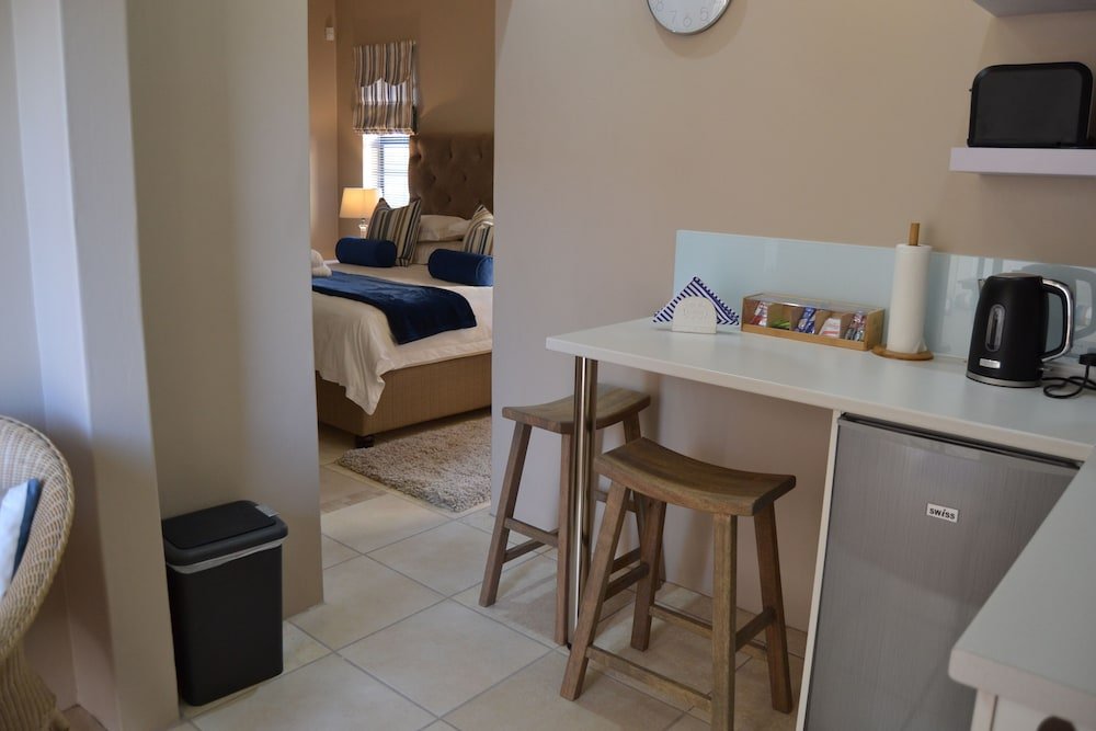 caulfield self catering