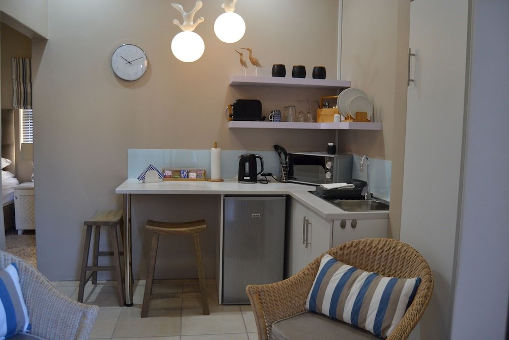 caulfield self catering