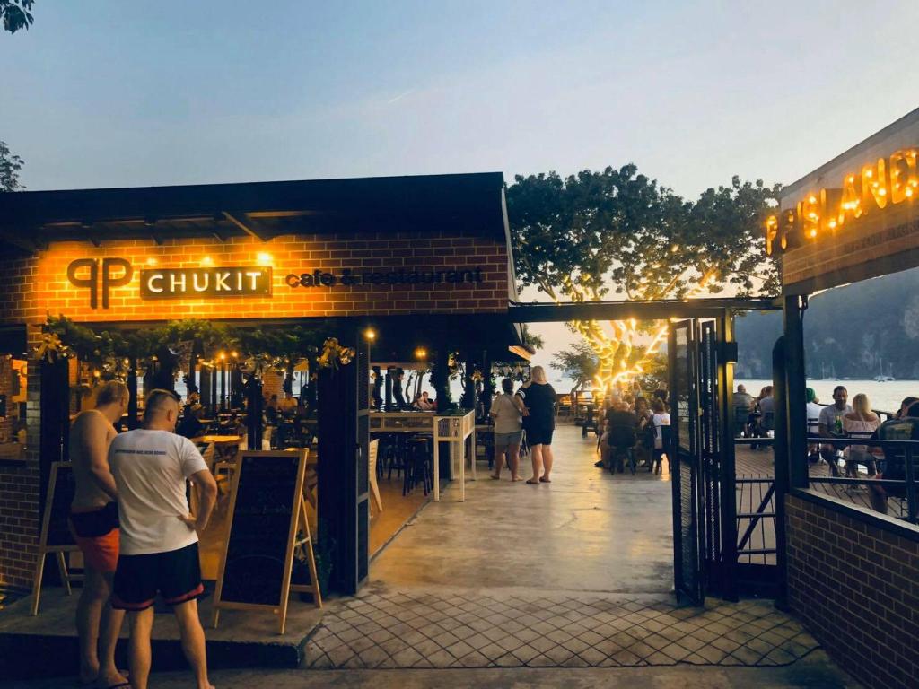 phi phi donchukit resort