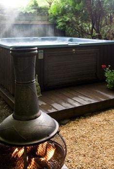 Creekwalk Inn And Cabins,,3 star