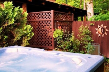 Creekwalk Inn And Cabins,,3 star