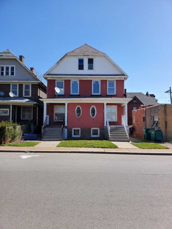 The Blackjack Duplex - Private Yard & Parking, Near Falls & Casino By Niagara Hospitality,,3.5 star