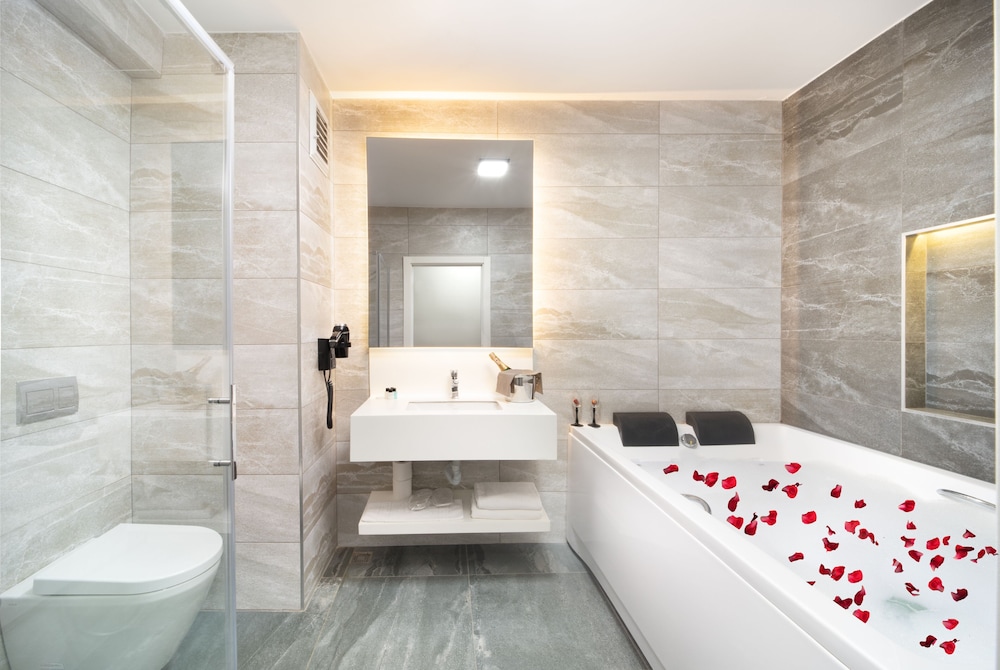 nish suite atasehir