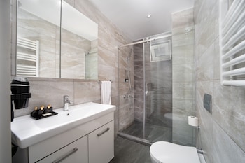 nish suite atasehir