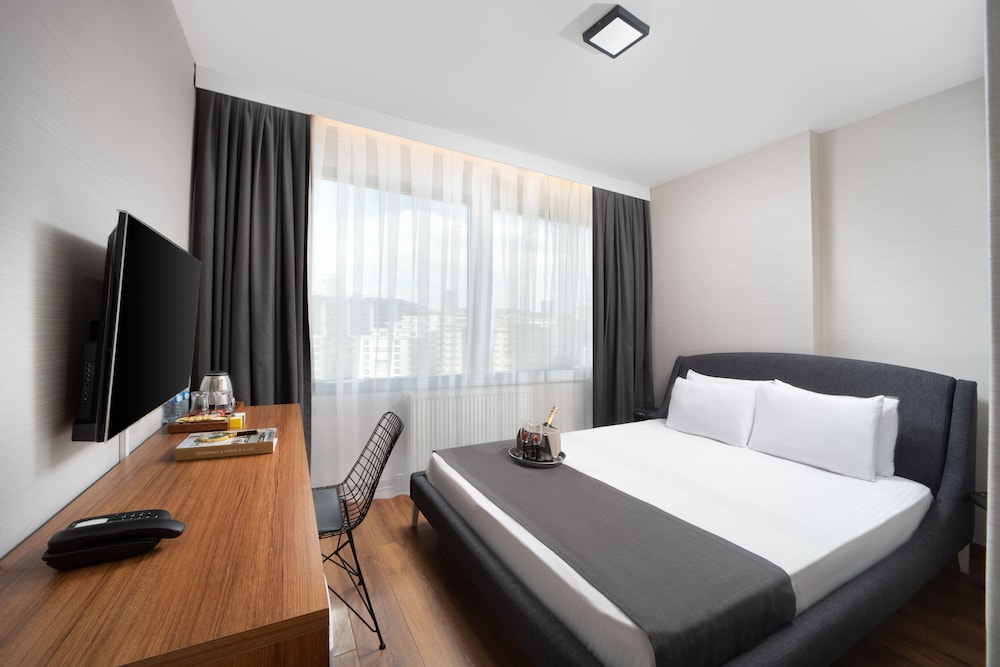 nish suite atasehir