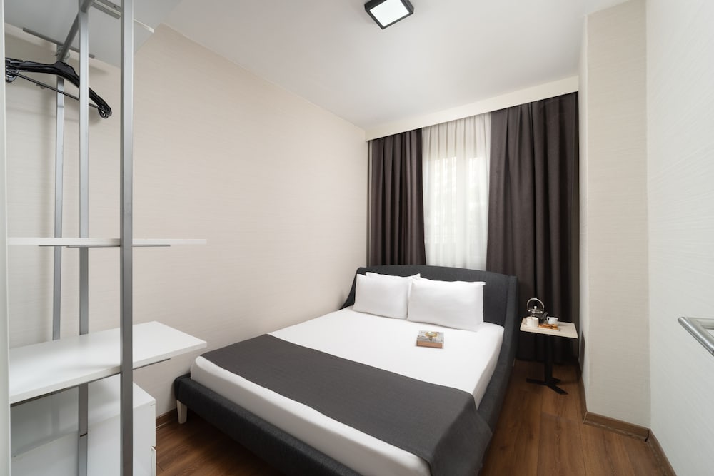 nish suite atasehir