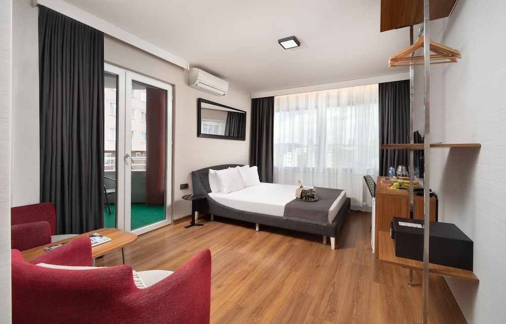 nish suite atasehir