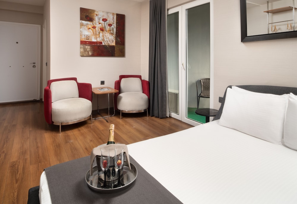 nish suite atasehir