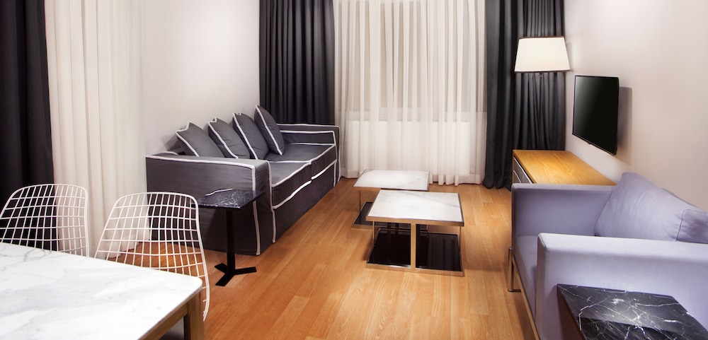 nish suite atasehir