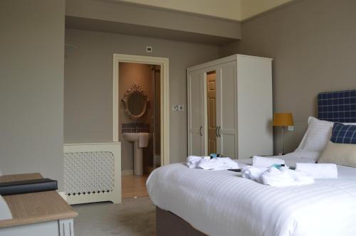 the crown pub and guesthouse