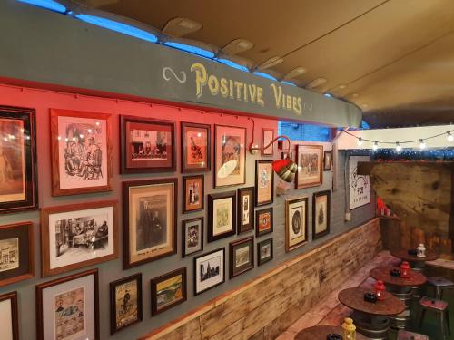 the crown pub and guesthouse