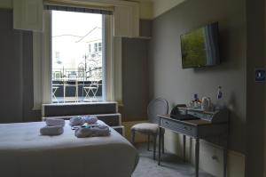 the crown pub and guesthouse