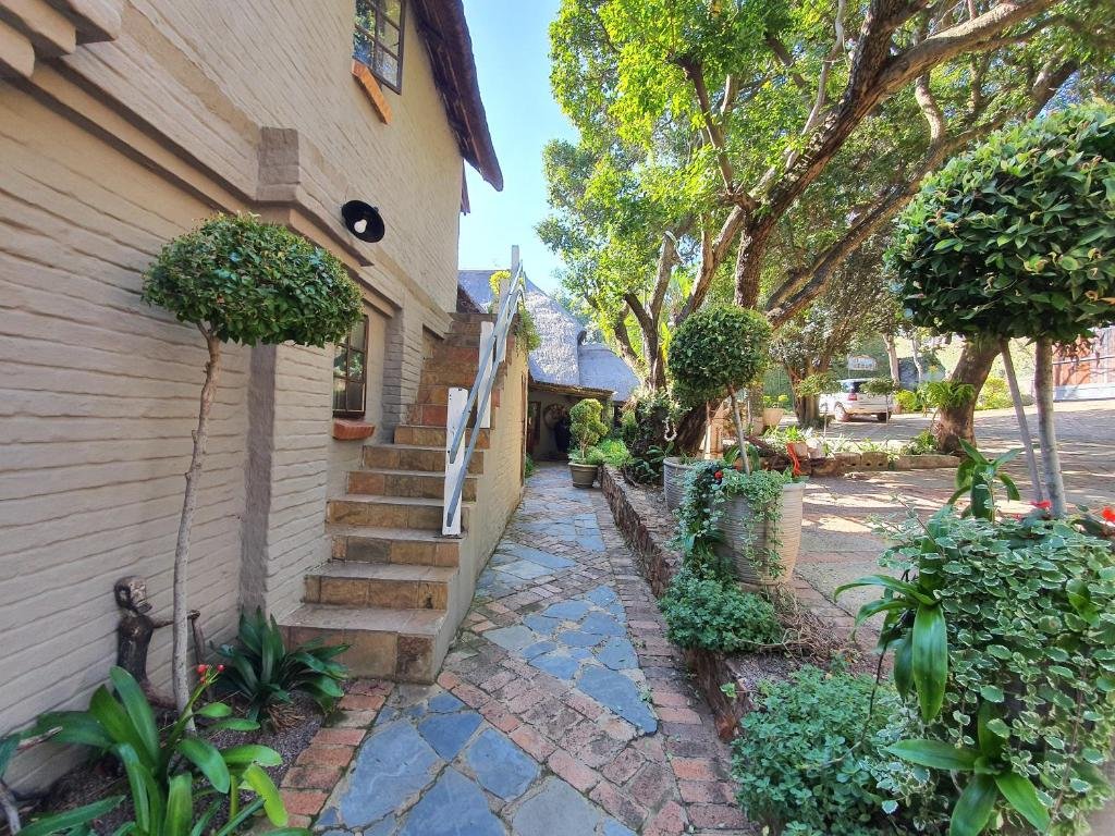 waterhouse guest lodges 202 lawley street