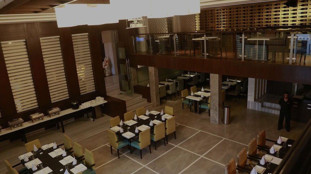 Hotel Pluto's,Delhi>>Chhatarpur,3 star