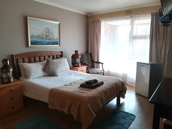 saltycrax backpackers and adventures