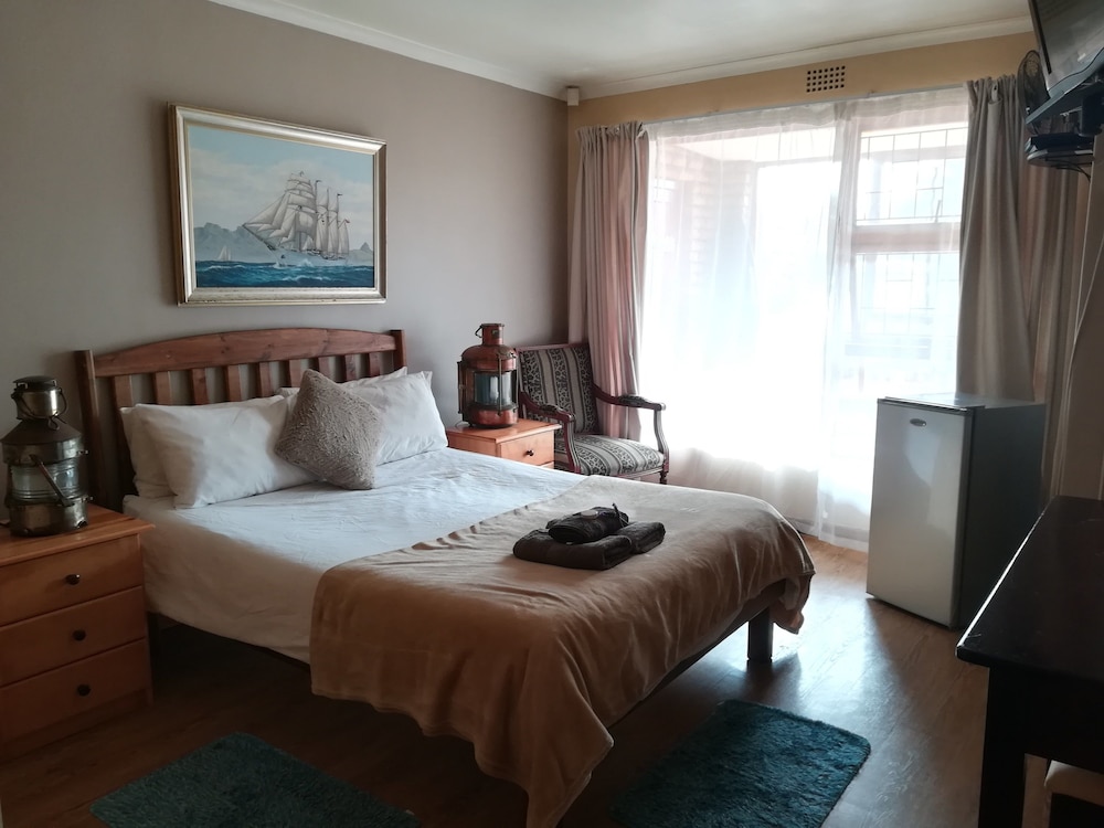 saltycrax backpackers and adventures