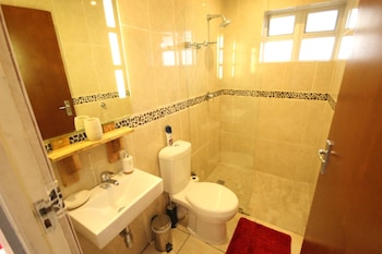 saltycrax backpackers and adventures